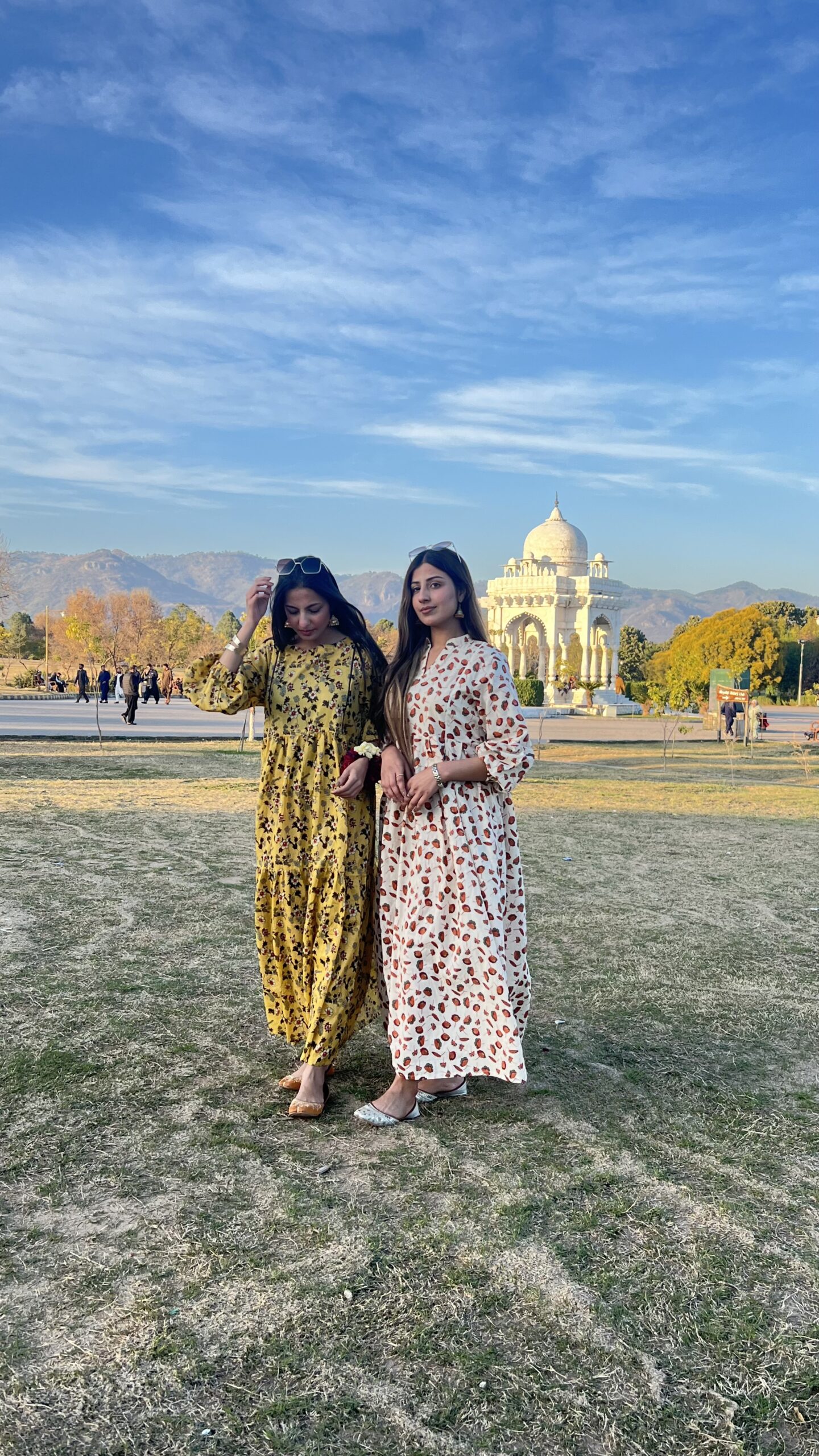 Yellow & BAIG Glow - Image 8